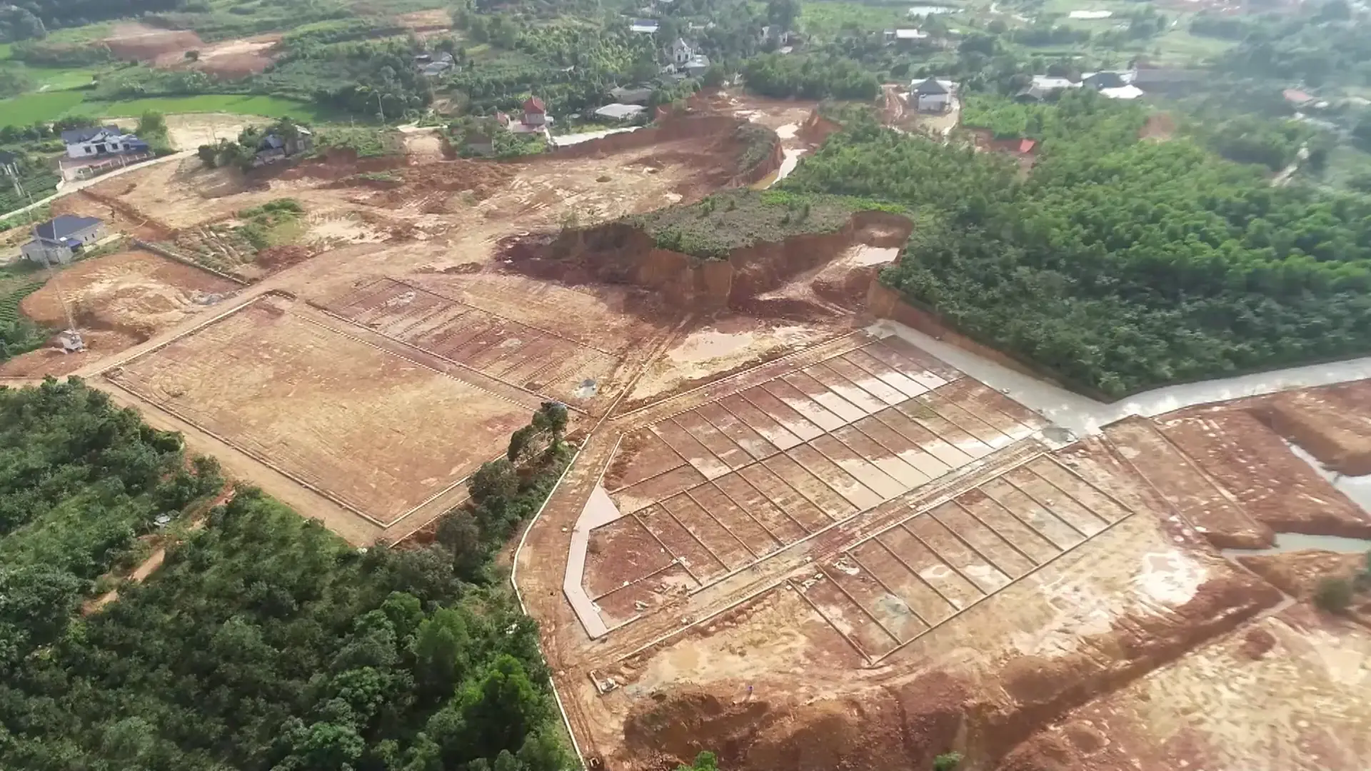 Cảnh báo từ giao dịch bất động sản chưa rõ nguồn gốc | Hộp thư truyền hình | 30/08/2025